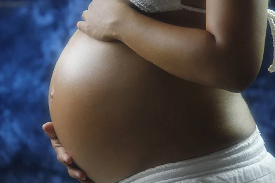 供卵宝宝高烧不退，家长该如何应对？