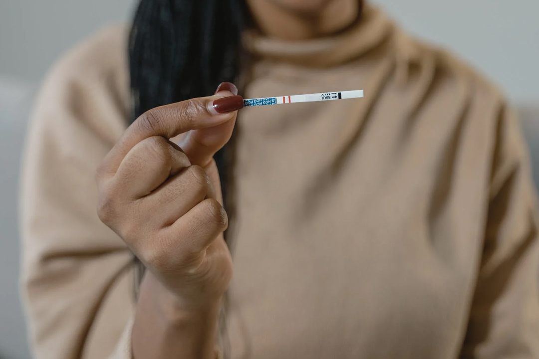 【国内正规试管代孕】代怀期间小肚子不适的体验与理解